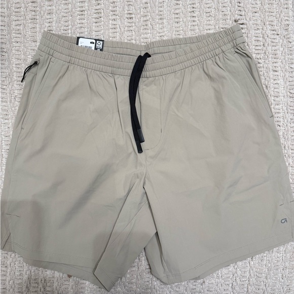 GAP Other - Men’s Beige GAP Athletic Shorts L 7in inseam